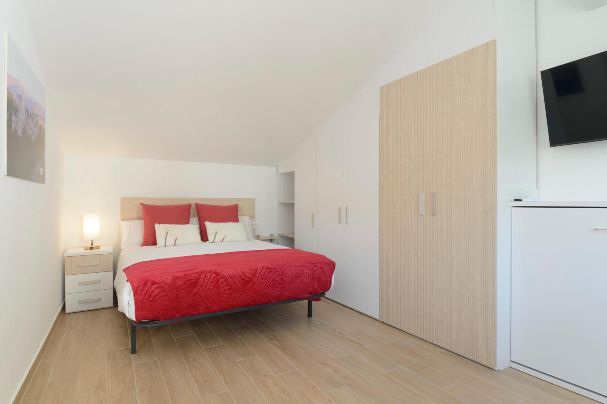 J De La Alhambra Apartment *